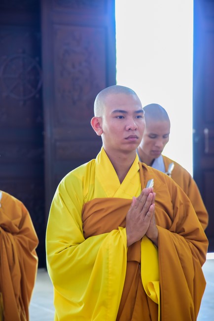 Pratimoksa commandment rite and precept listen at Hoang Phap pagoda